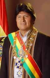 Президент Боливии стал футболистом 