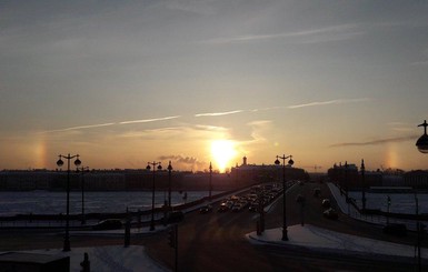 Жители Санкт-Петербурга и Минска делятся снимками солнечного гало