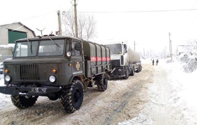 В Запорожской области вдоль трассы скопилось 166 машин