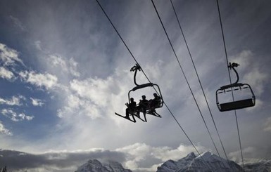 Около сотни туристов застряли на подъемнике в горах Австрии