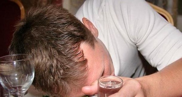 Житель Еревана обокрал ресторан и уснул в нем, напившись коньяка