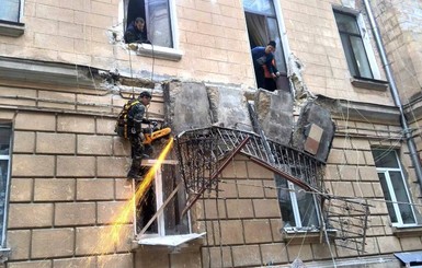 В центре Одессы обвалились два балкона