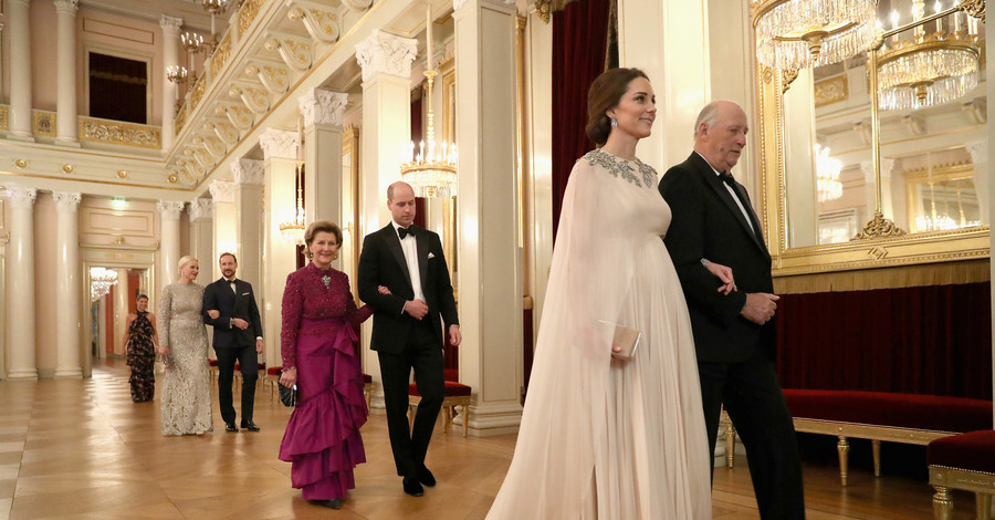 Кейт Миддлтон в эксклюзивном платье пришла на ужин к королю Норвегии