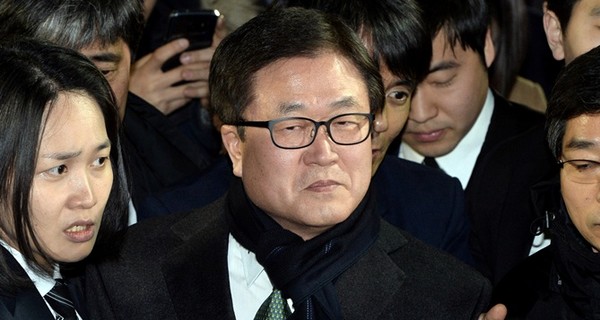 В Южной Корее суд освободил из тюрьмы главу Samsung