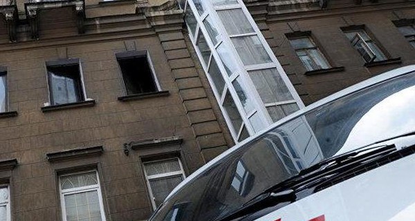 В Москве 13-летняя девочка упала с 12-го этажа и выжила
