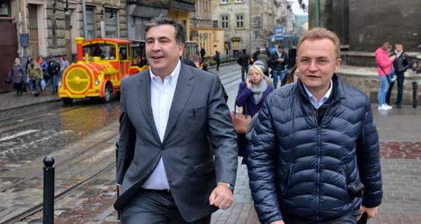 Садовой раскритиковал Порошенко после депортации Саакашвили 