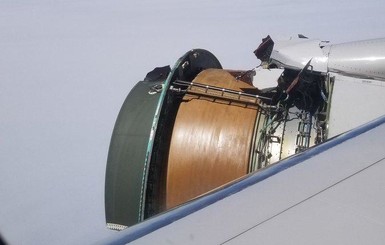 Двигатель Boeing развалился во время полета над Тихим океаном