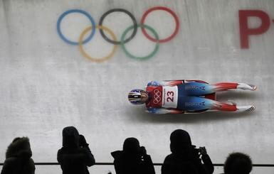 Американка выпала из саней во время заезда на Олимпиаде 