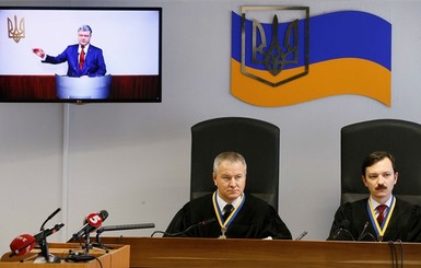 Что успел и не успел рассказать Порошенко на допросе по делу о госизмене Януковича
