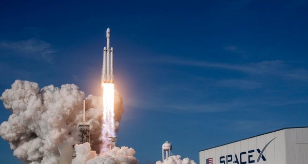 SpaceX запустит Falcon 9 с микроспутниками с Интернетом для всего мира