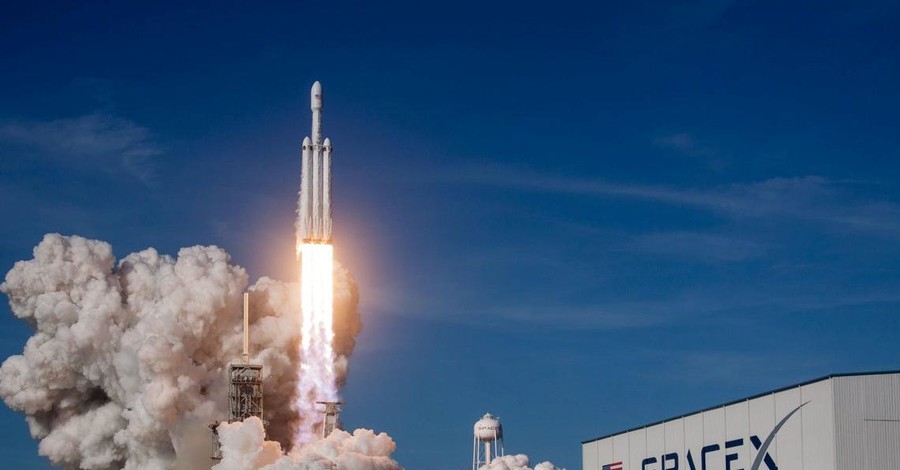 SpaceX запустит Falcon 9 с микроспутниками с Интернетом для всего мира