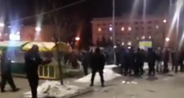 В центре Харькова подрались футбольные фанаты  