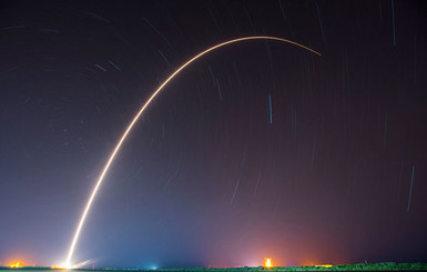 Ракета SpaceX успешно взлетела с первыми спутниками для 
