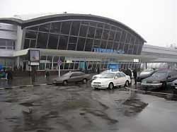 В честь приезда Буша в Киеве заминировали вокзал и аэропорт 