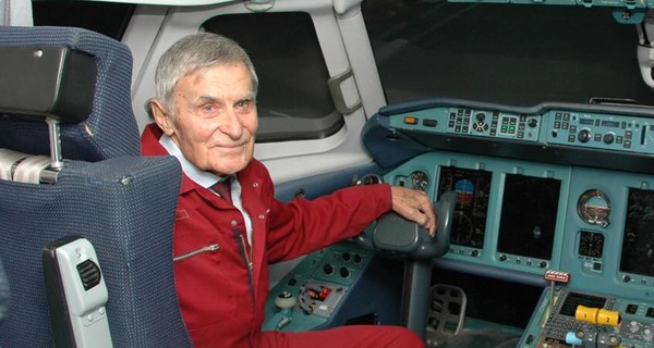 Давал самолетам путевку в небо: кем был легендарный летчик-испытатель Юрий Курлин