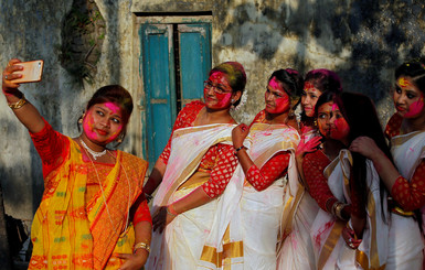 Фестиваль Холи в Индии: красочные 