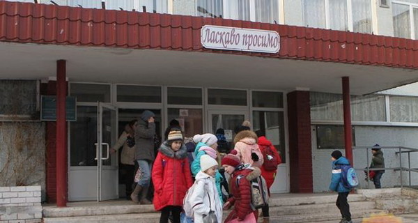 Днепровские чиновники рассказали, кто виновен в буллинге школьника-переселенца