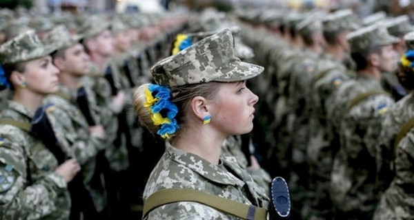 Статус ветеранов АТО уже получили 6 тысяч женщин, две тысячи служат на передовой 