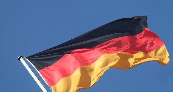Президент Германии отказался изменять текст национального гимна на гендерно нейтральный