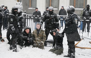 Глава полиции Киева объяснил, чем отличается разгон под Радой от разгона Майдана