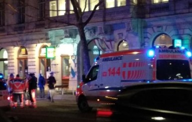 Человек с ножом набросился на прохожих в Вене, трое ранены
