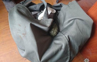 В отделении почты в Славянске нашли две сумки с гранатами