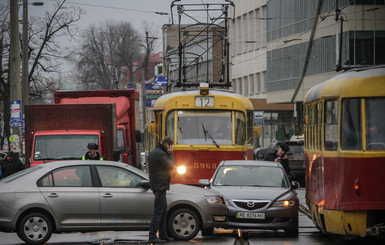 В Германии виновный в аварии пешеход возмещает убытки. Если выживет...