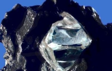 Ученые обнаружили новый вид льда внутри алмазов 