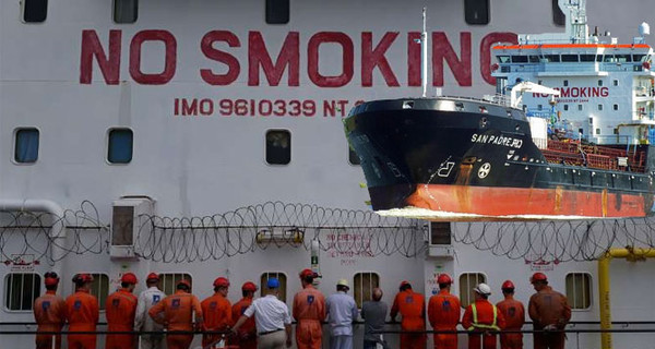 В Нигерии арестовали судно с украинским экипажем за незаконную торговлю топливом