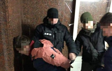  В Киеве полицейского поймали на продаже наркотиков