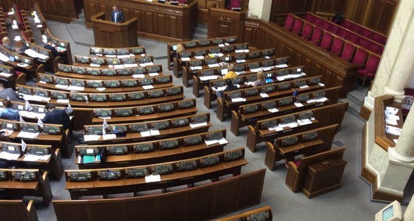 До конца рабочего дня в Раде досидели только 20 депутатов 