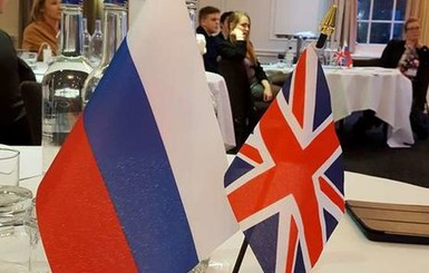 МИД Великобритании назвало решение России по дипломатам ожидаемым