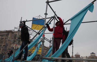 Сторонники Саакашвили разобрали конструкции на Майдане