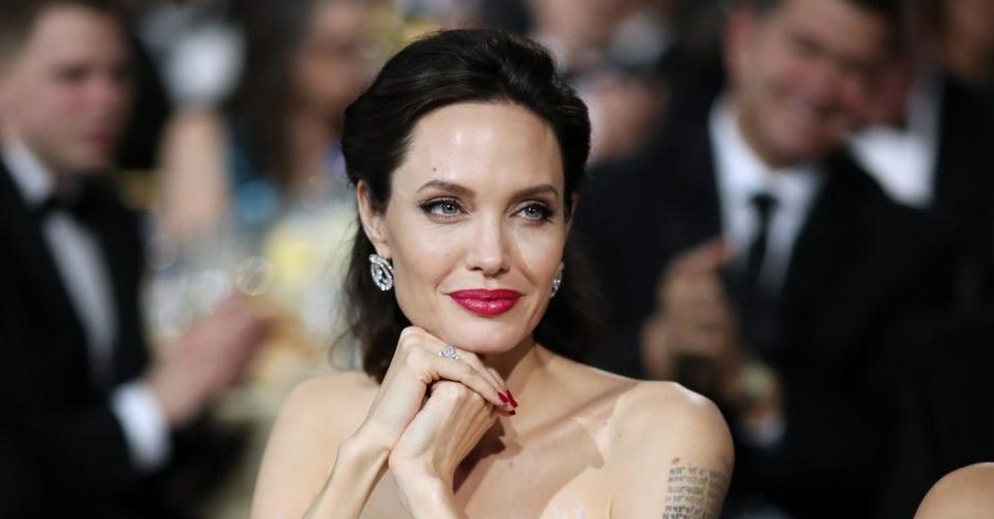 СМИ: Анджелина Джоли сама предложила тайному бойфренду пожениться 