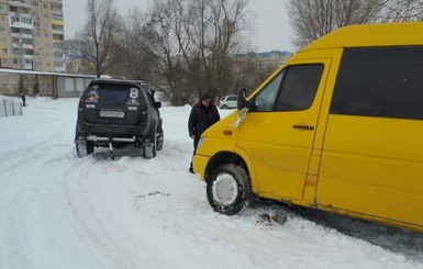 Автолюбитель из Днепра, вытащивший из сугробов сотню автомобилей: 