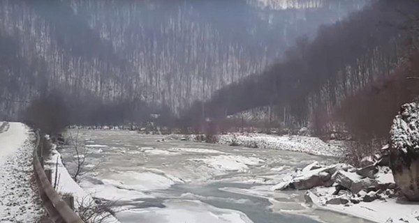 Спасатели предупредили о ледоходе на речках Украины