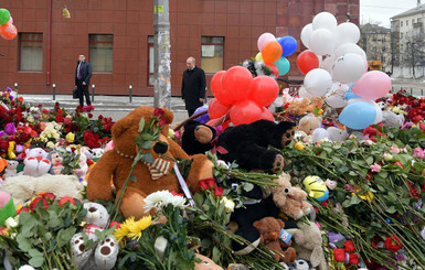 Пожар в Кемерово: национальный траур объявили через двое суток после трагедии
