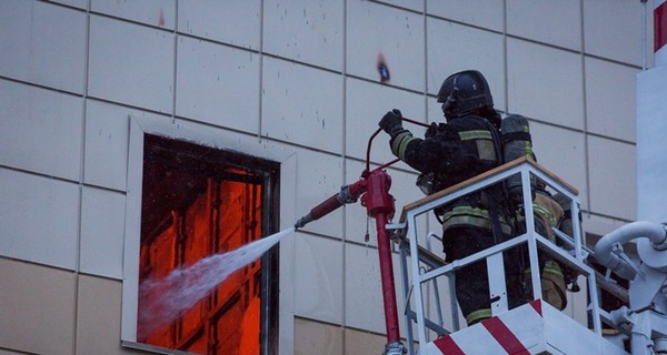 СКР назвал приоритетную версию причины пожара в Кемерово