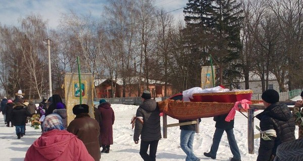 В Украине суды не успевают выдавать разрешения на погребение умерших