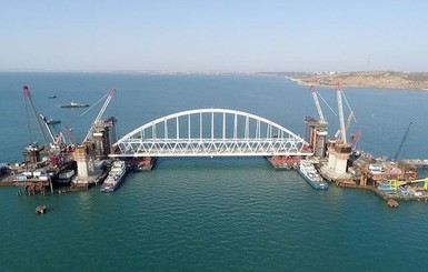 В Мариупольский порт из-за Керченского моста не могут пройти 144 судна