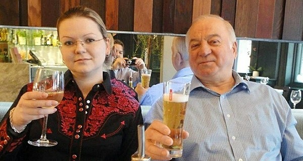 После отравления Юлия Скрипаль уже может есть и пить 