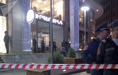 В МЧС Армении заявили, что от взрыва в центре Еревана пострадали трое россиян