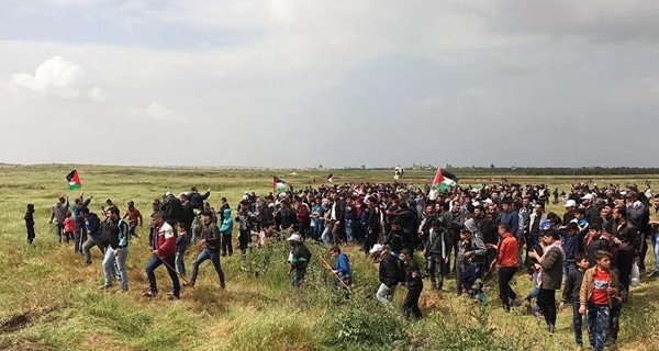 Число погибших палестинцев после израильского расстрела демонстрации возросло до 17 человек 