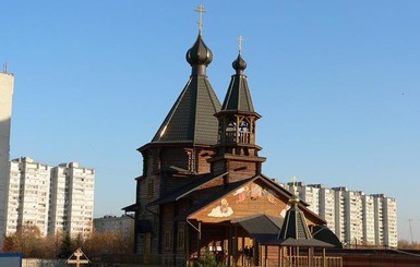 Московский священник спел в храме Мурку и его 