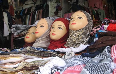 Правительство Австрии намерено запретить девочкам до 10 лет носить хиджаб в школу