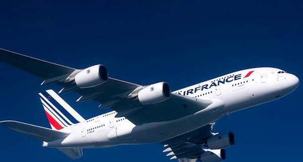 Забастовка работников Air France привела к отмене трети авиарейсов