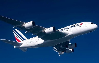 Забастовка работников Air France привела к отмене трети авиарейсов