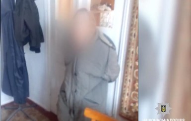 Полиция задержала солдата, который издевался над бабушкой и снимал это на видео