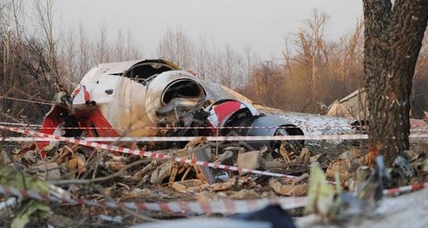 Смоленская авиакатастрофа: президент Качиньский и все пассажиры погибли еще в воздухе 