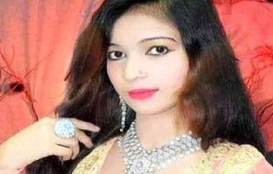 В Пакистане беременную певицу застрелили на сцене за исполнение песни сидя